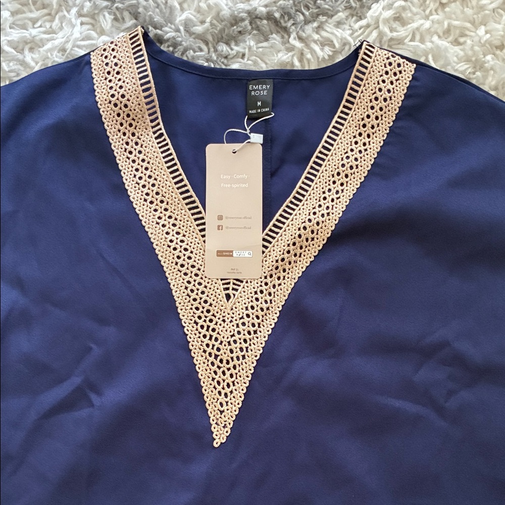 Chic Navy V-Neck Blouse with Lace Trim - Picture 2 of 6